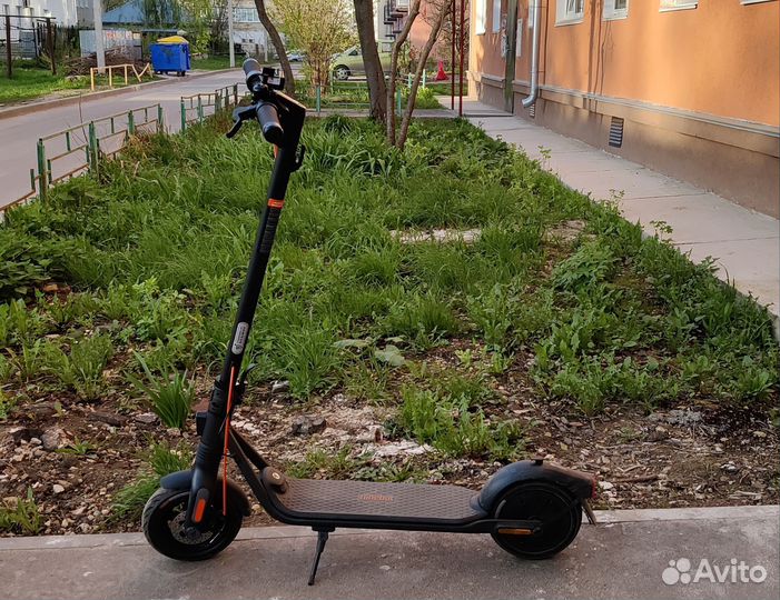 Электросамокат Ninebot KickScooter F2 Pro