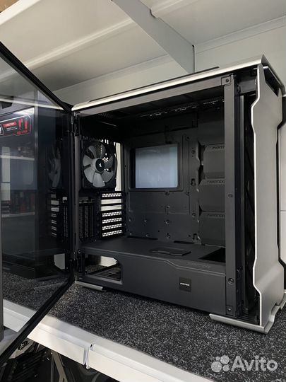 Phanteks evolv x