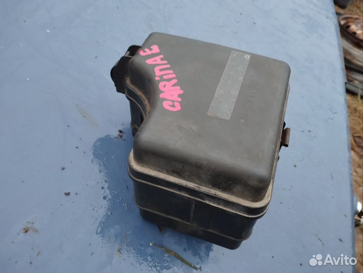 Блок предохранителей Toyota Carina E 1.8