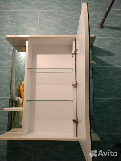 Зеркальный шкафчик для ванной