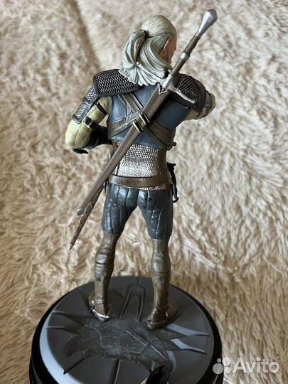 Фигурка ведьмак Геральт