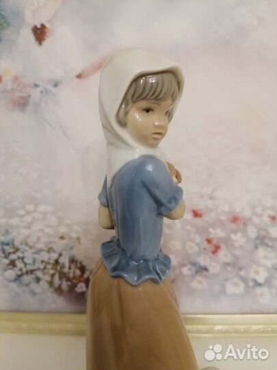 Статуэтка Lladro Nao Девочка с щенком фарфор Испан