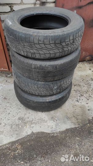 Bridgestone Dueler H/T 687 225/70 R17 101T