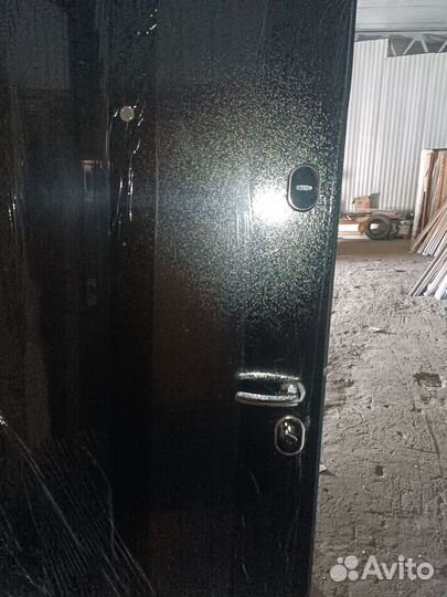 Дверь входная металлическая уличная