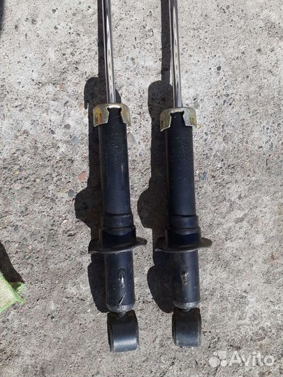 Амортизаторы на toyota corolla