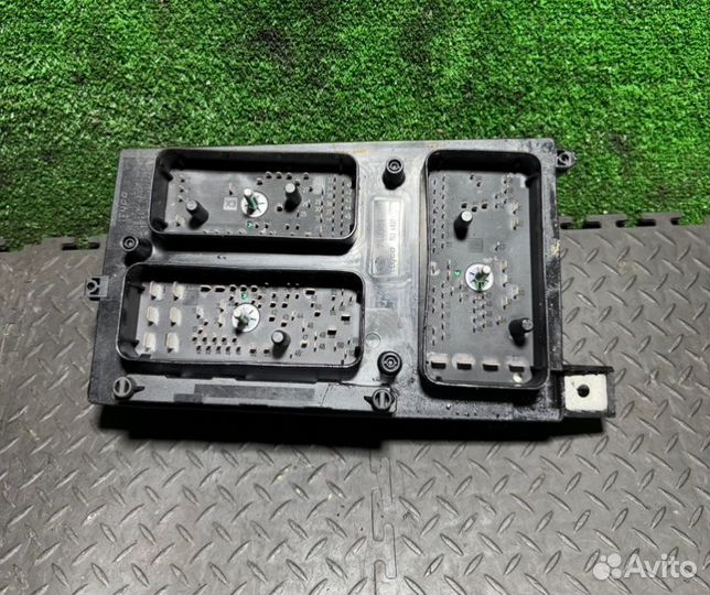 Блок предохранителей Opel Astra 2006