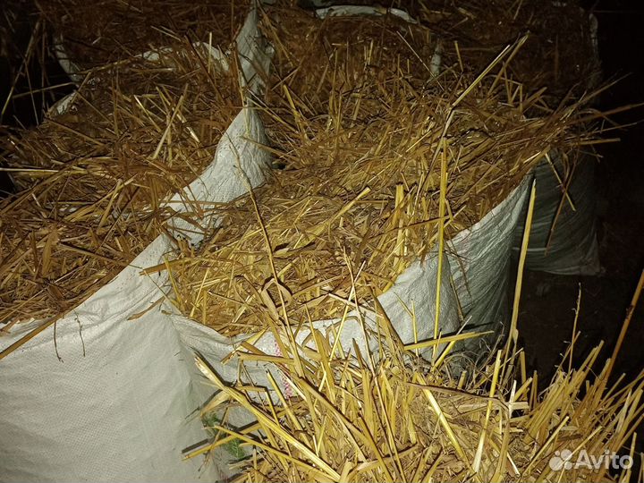 Сено солома в мешках
