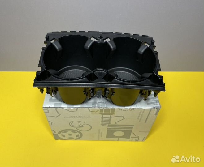 Подстаканник Мерседес CLS 218 оригинал новый