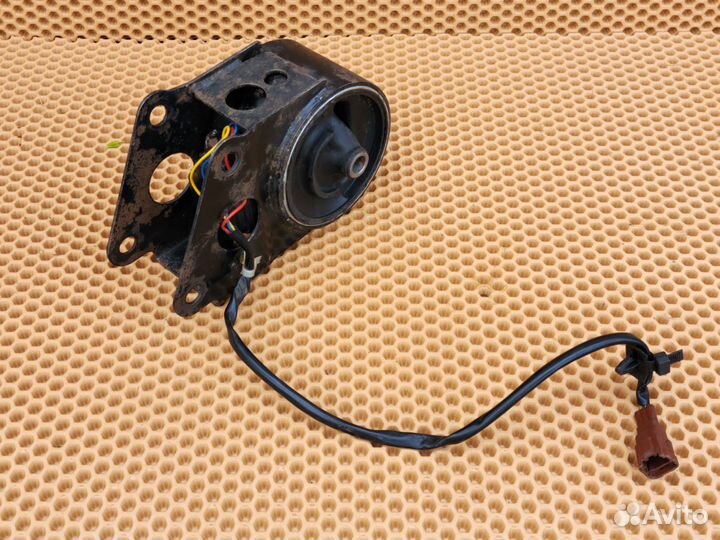 Опора двигателя передняя Nissan Murano 1 Z50