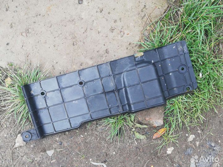 Кронштейн радиатора Хендай Солярис