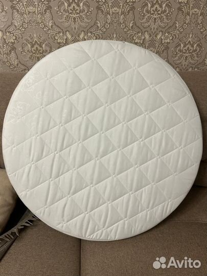 Матрасик в круглую кроватку