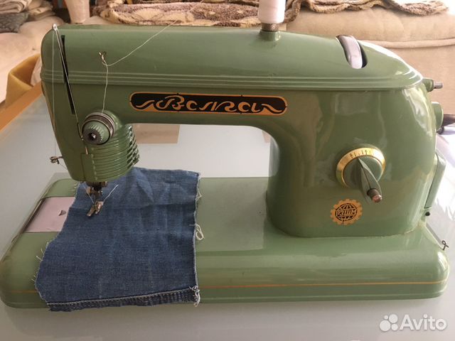 Швейная машинка Волга в рабочем состоянии