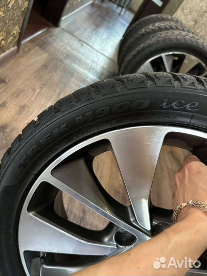 Maxtrek Trek M900 Ice 245/40 R18