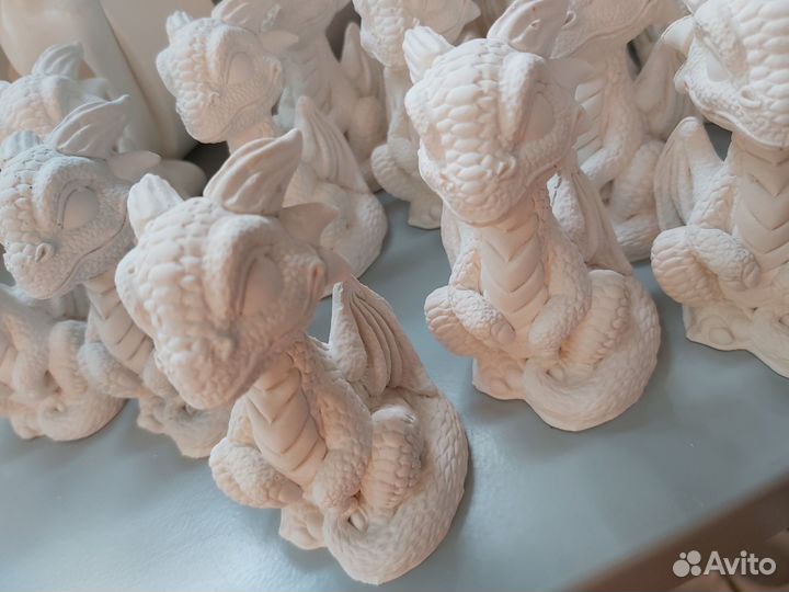 Статуэтка / фигурка дракон к новому году из гипса