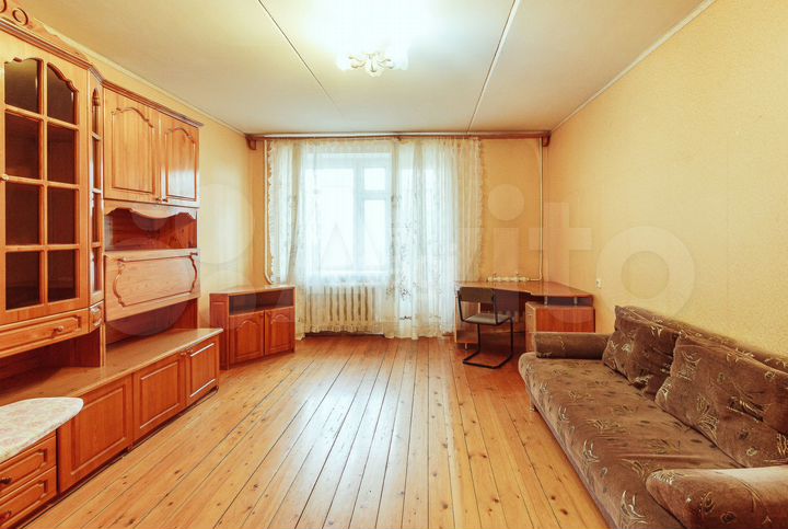 3-к. квартира, 90 м², 1/6 эт.