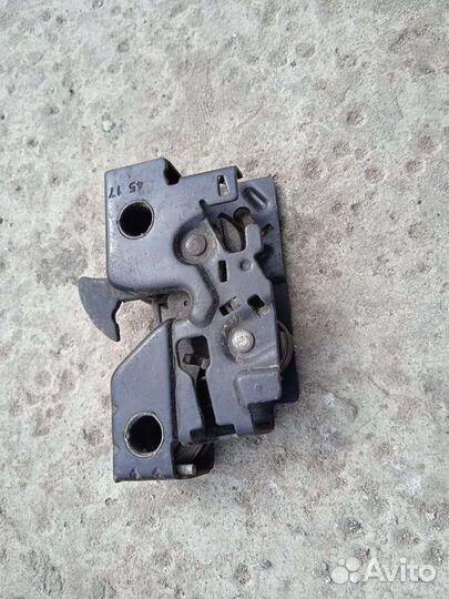 Замок капота Skoda Octavia A7