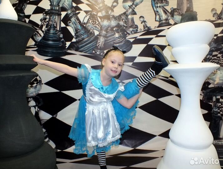 Алиса в стране чудес