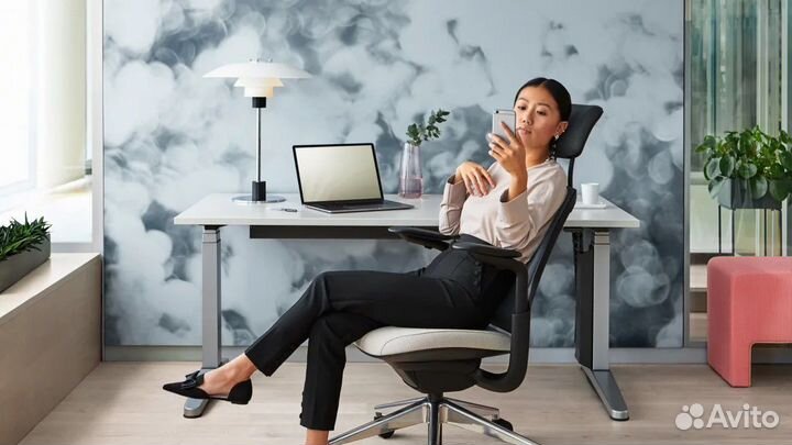 Лучший Эргономичный Стол - Steelcase Ology