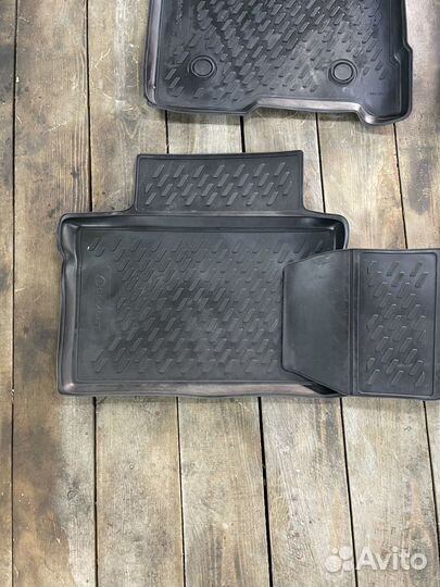 Автомобильные коврики резиновые LADA vesta