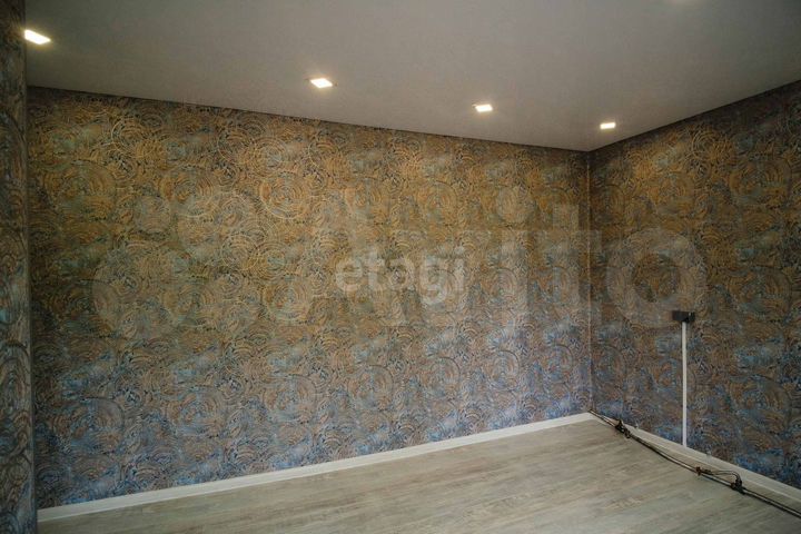 Дом 296 м² на участке 7,7 сот.