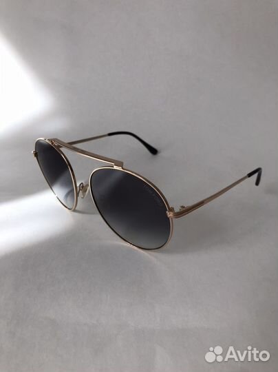 Солнцезащитные очки Tom Ford