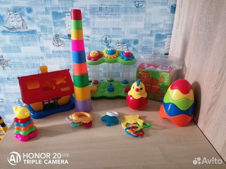 Детские игрушки с 6 месяцев до 1.5 лет