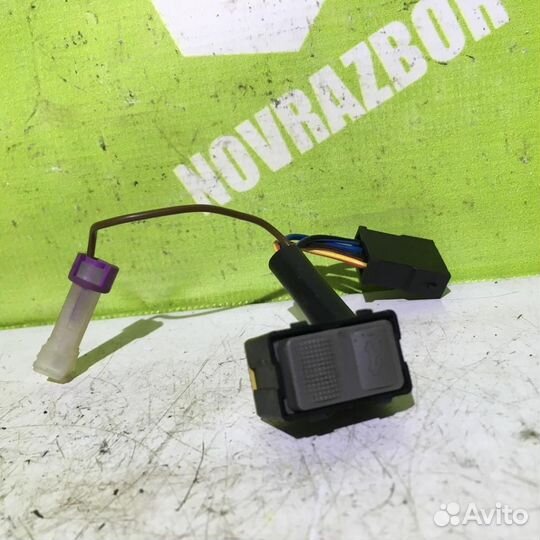 Кнопка многофункциональная Ауди 100 С4