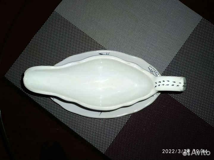 Чашка с блюдцем из фарфора