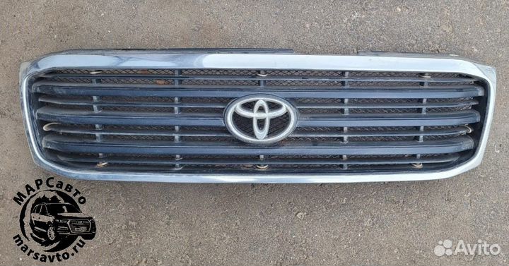 Решётка радиатора Toyota Land Cruiser 100 оригинал