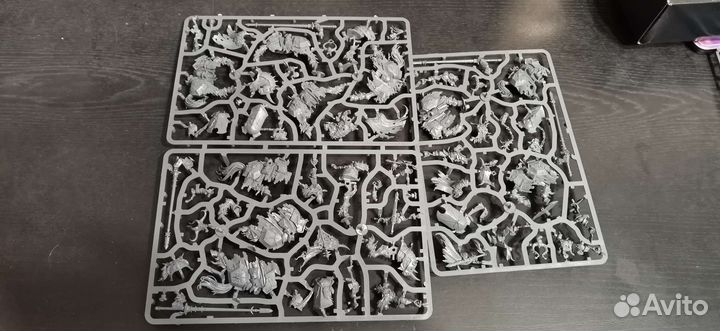 Start Collecting. Slaves to darkness. Warhammer