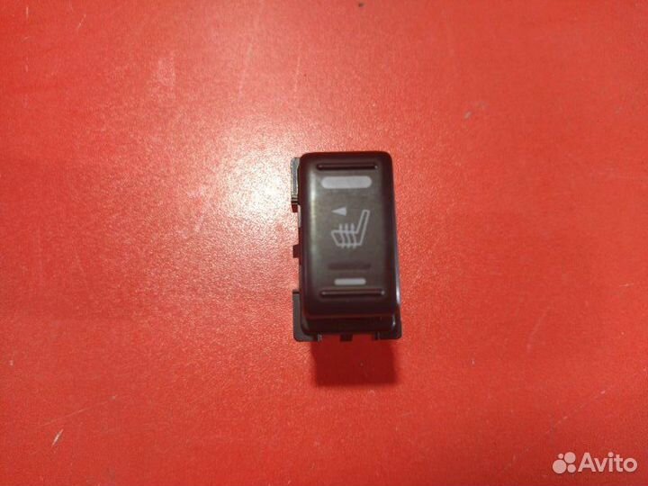 Кнопка подогрева сидений левая Nissan Navara D40M