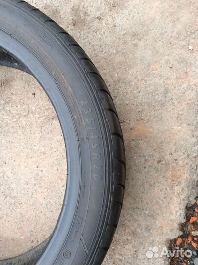 Dunlop SP Sport Maxx 235/45 R20