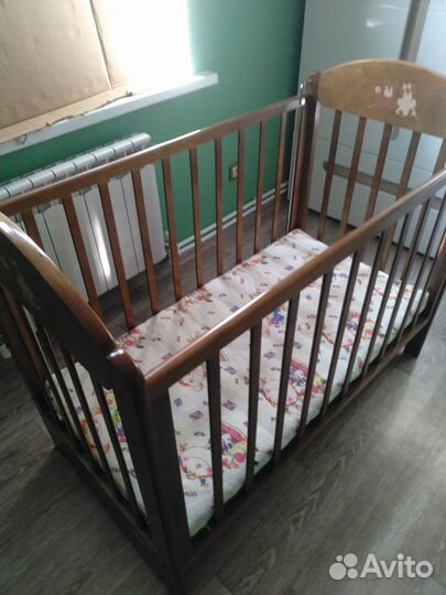 Продам детскую кроватку с матрасом б/у