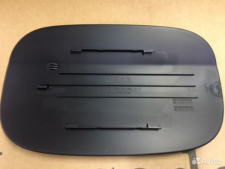 Лючок бака топливного Mercedes W213