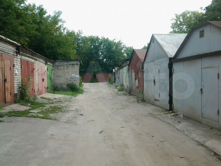 Гараж, > 30 м²