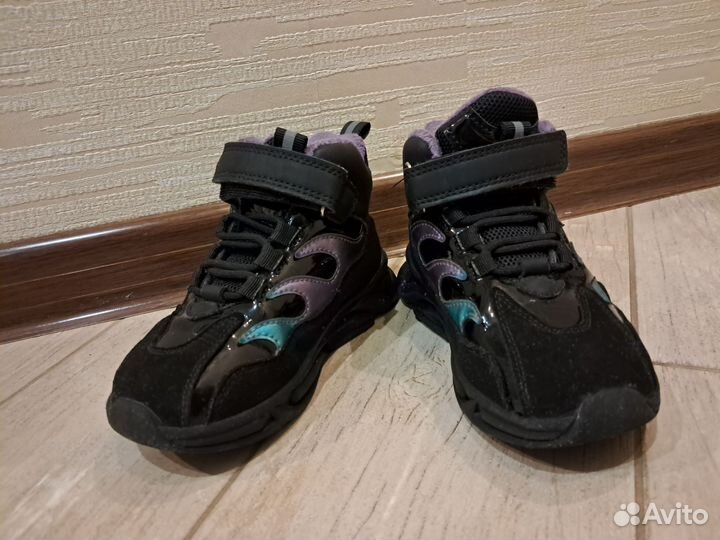 Кроссовки для девочки