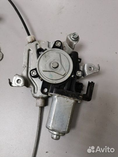 Стеклоподъемный механизм передний правый Nissan