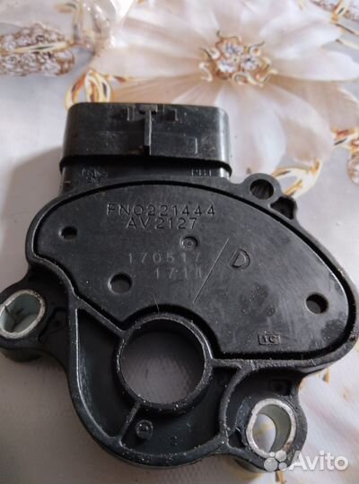 Селектор переключения на Мазда Демио