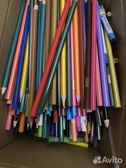 Карандаши цветные и чернографитные