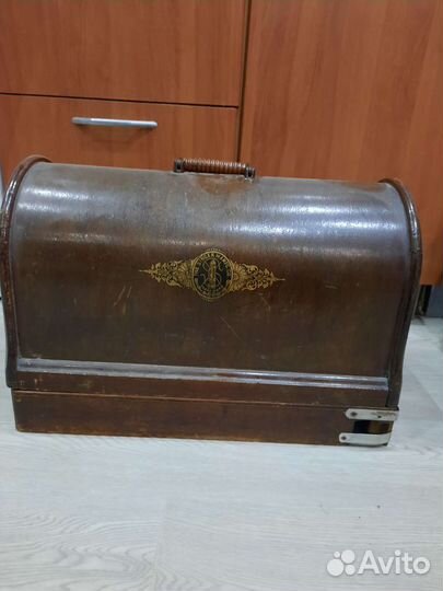 Швейная машинка зингер