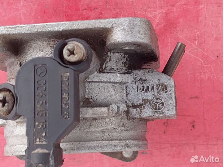 Заслонка дроссельная Mercedes-Benz W124 M102