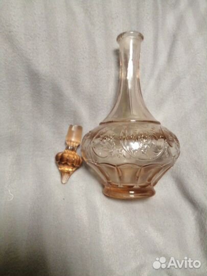 Графин розовый пресованный хрусталь 40годов