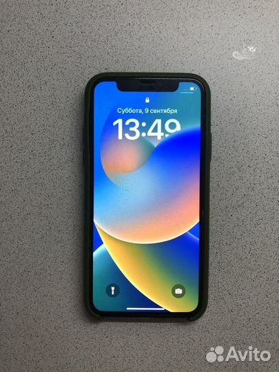 Телефон iPhone X 64 гига