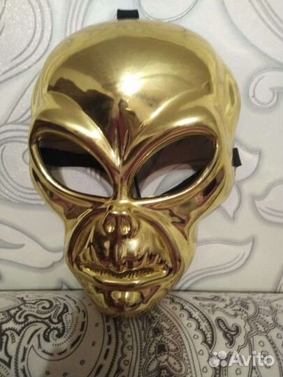 Маска маскарадная