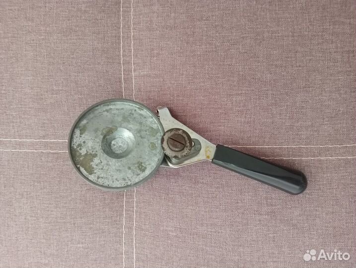 Машинка для закатки банок