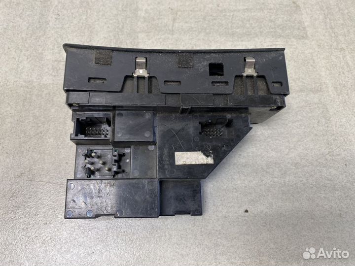 Кнопка стеклоподъемника