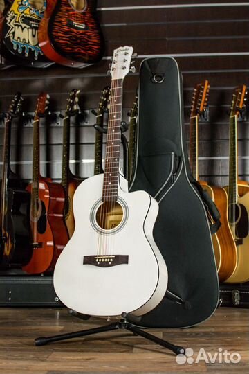 Акустическая гитара Prado + Аксессуар