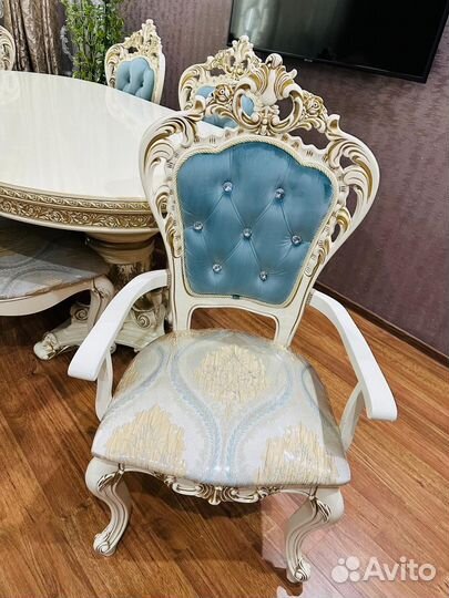 Компьютерный стол и стул