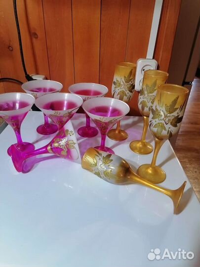 Бокалы для шампанского и мартини