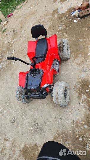 Детский квадроцикл на аккумуляторе б/у